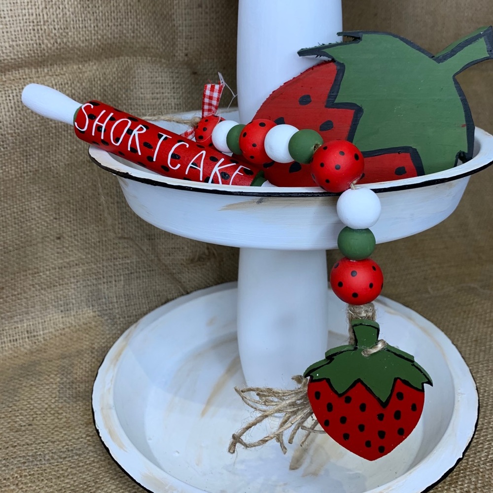 Strawberry Teri Tray Decor